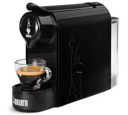 pr&eacute;paration cafe capsule machine bialetti noire gioia