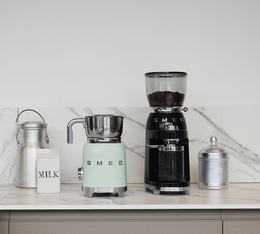 Montalatte multifunzione smeg verde acqua